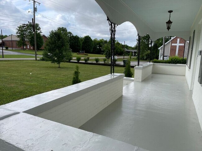 Foto del edificio - 1618 Hickory Valley Rd