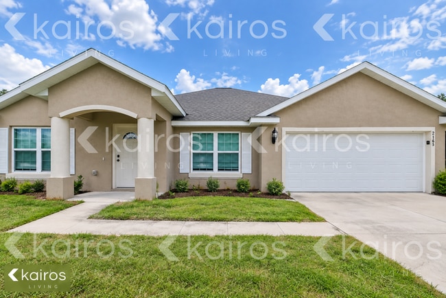 Building Photo - 2165 SW 153rd Loop