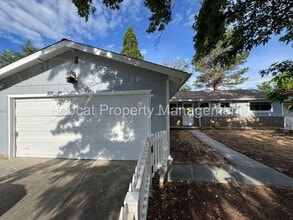 Building Photo - 1316 Stanford Dr