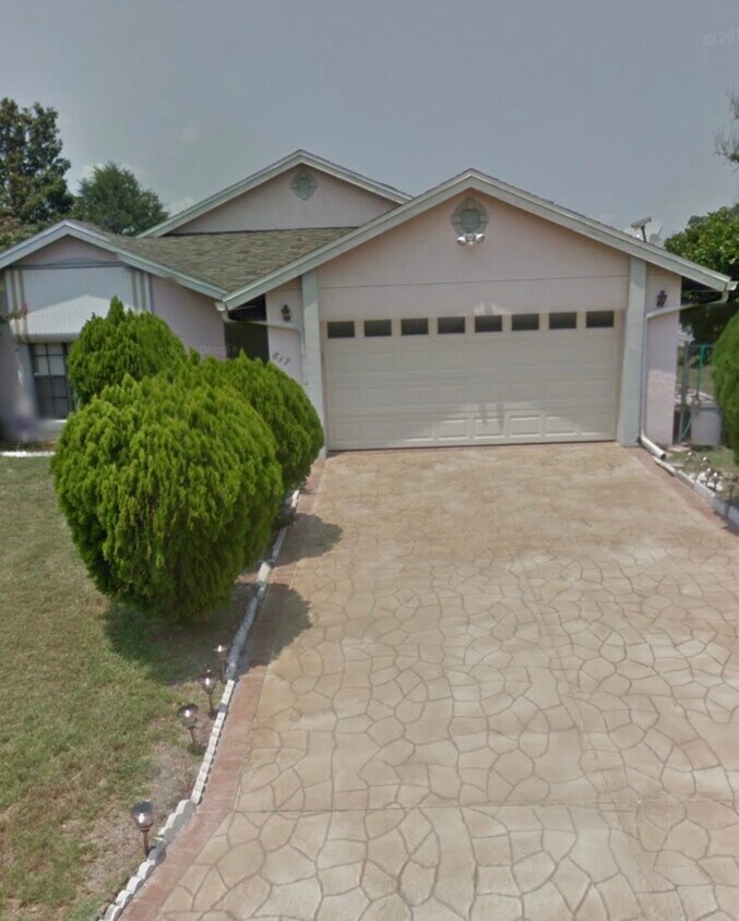 Primary Photo - 817 Mendoza Dr