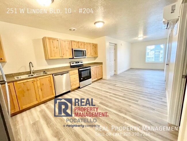 Building Photo - 3 Bedroom 1 Bath Apartment - Fiber High Sp...