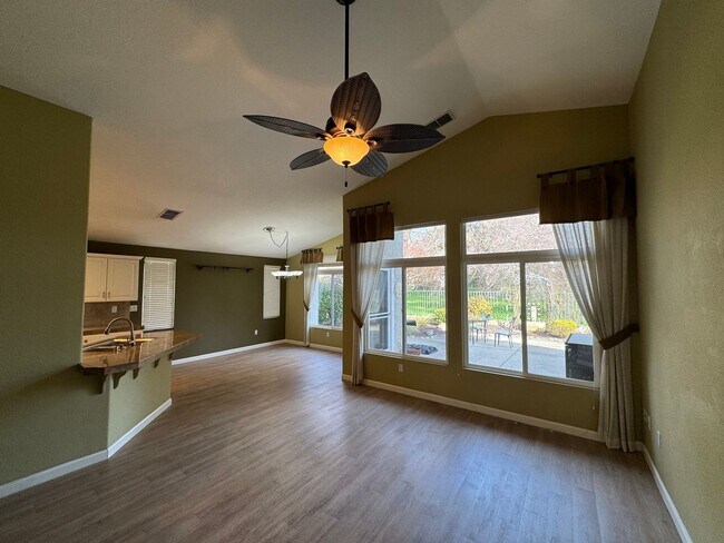 Building Photo - DEL WEBB 55+ Adult Community in Roseville!