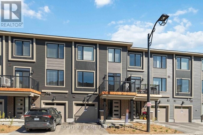 Building Photo - 304 Clearpath Private