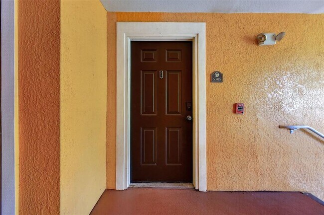 Foto del edificio - 5467 Vineland Rd