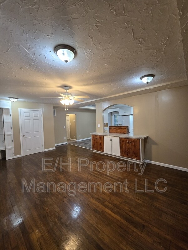 Foto del edificio - 635 N Andover Rd