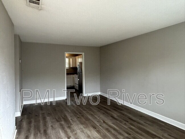 Foto del edificio - 1904 Westchester Dr