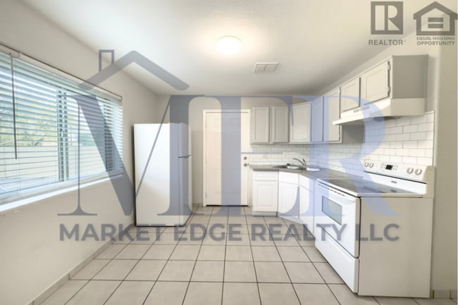 1023 - 1023 Apartment