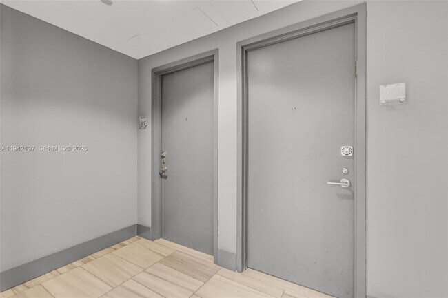 Foto del edificio - 1100 Biscayne Blvd