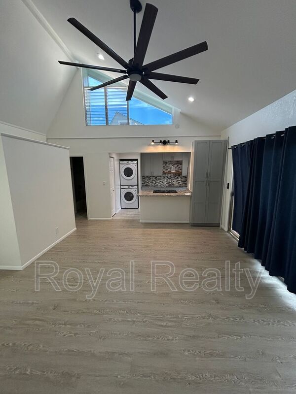 Foto del edificio - 94-521-521 Makohilani St