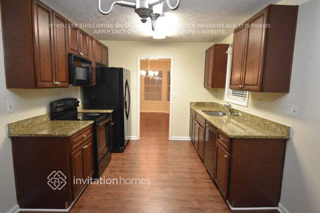 Foto del edificio - 321 Honeysuckle Terrace