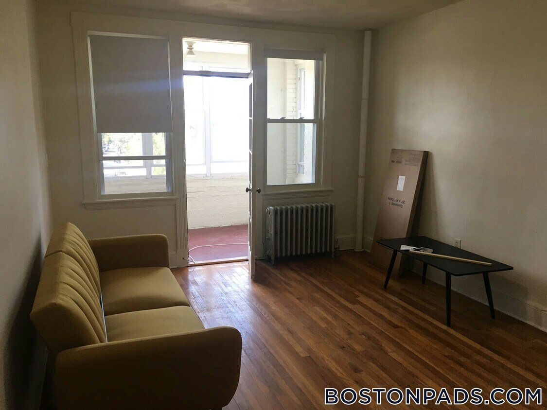 Foto principal - 1630 Commonwealth Ave