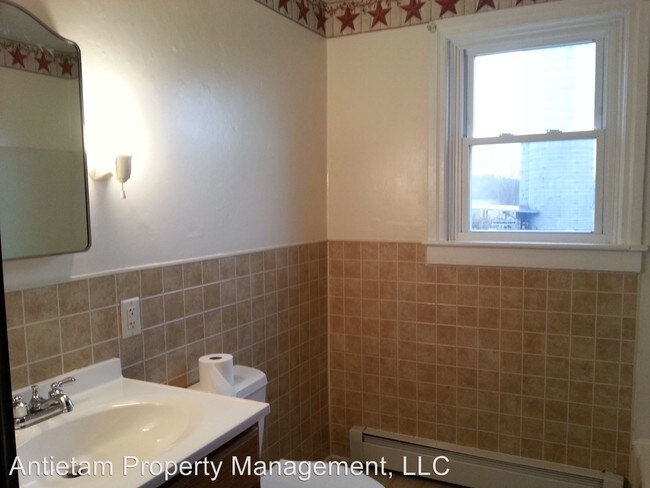 Building Photo - 3 br, 1 bath House - 12726 Unger Road