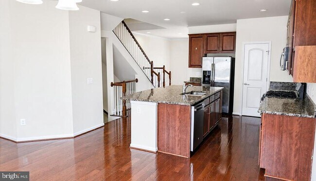 Building Photo - 25556 Palenza Terrace