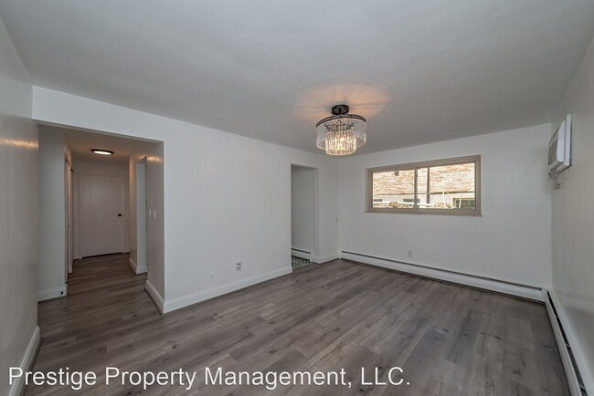 Building Photo - 2312 Harper Ave
