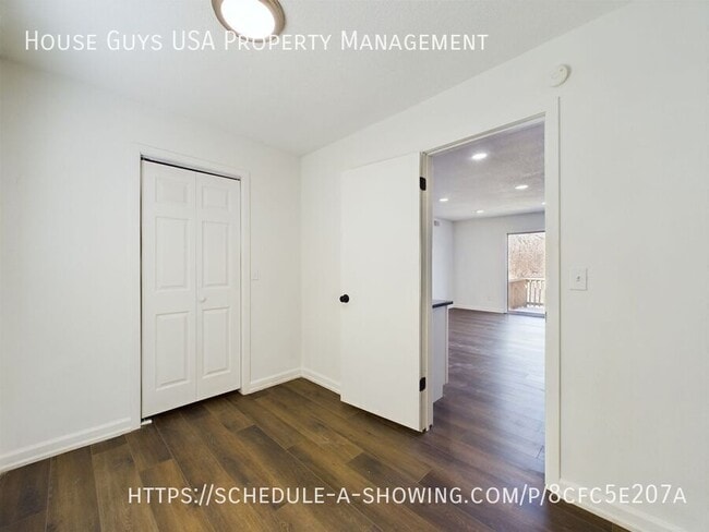 Foto del edificio - 8600 Countryshire Ln