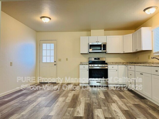 Foto del edificio - 569 Green Valley Rd