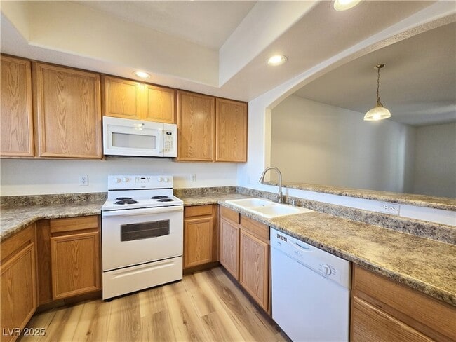 Building Photo - 6160 Rumrill St