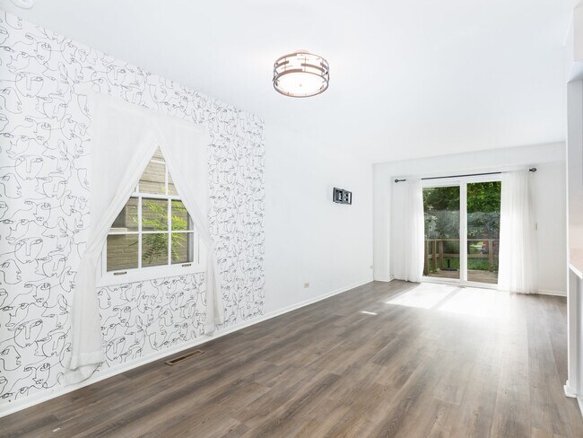 Foto del edificio - 115 S Brainard St