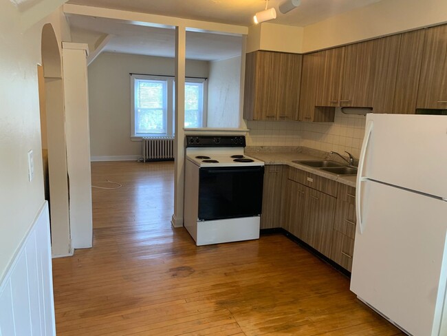 Building Photo - 2312-14 E Park Pl