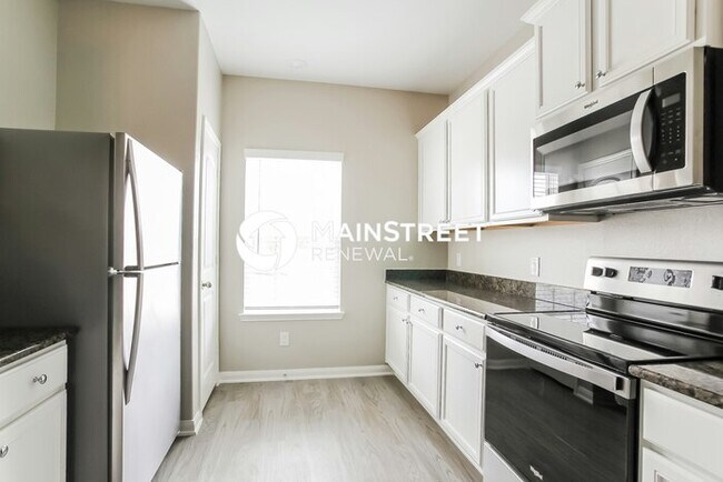 Building Photo - 5 Bedroom Pet-Friendly Home in Magnolia, TX with Main Street Renewal