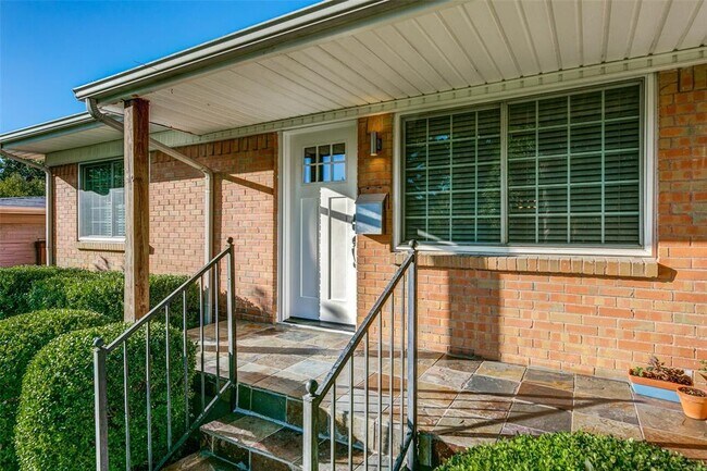 Building Photo - 9714 Twin Creek Dr