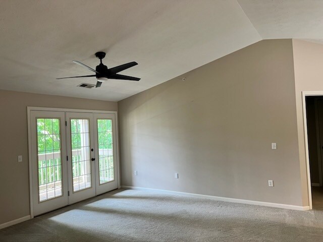 Family room - 600 Vincent Way