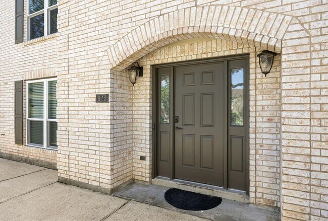 Foto del edificio - 622 Hawthorn Pl