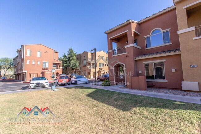 Foto del edificio - 240 W Juniper Ave