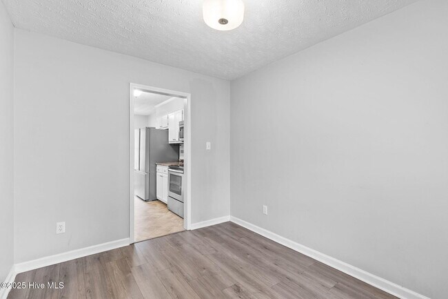 Foto del edificio - 7313 Pebblebrook Dr