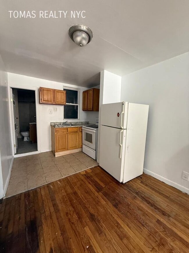 Photo - 226 Willis Ave Apartment