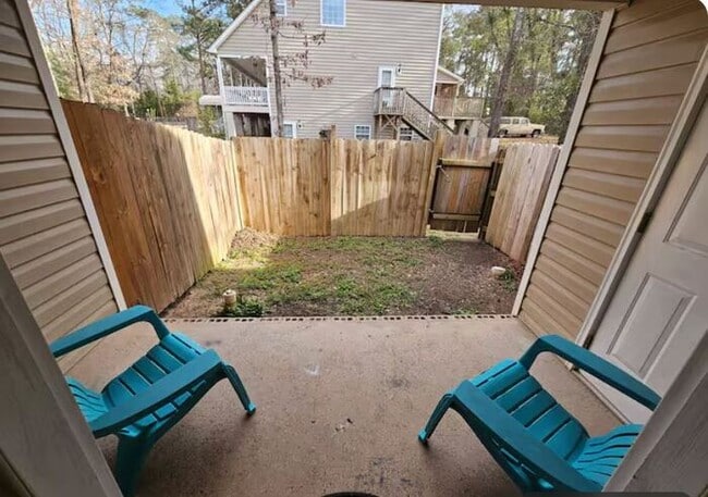 Building Photo - Furnished rental