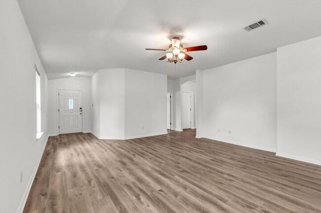 Building Photo - 609 Golden Gate Dr