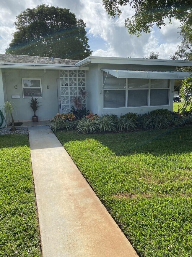Building Photo - 512  High PointDrive D Delray Beach Fl 33445