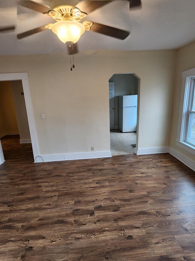 Building Photo - 691 W 3rd St