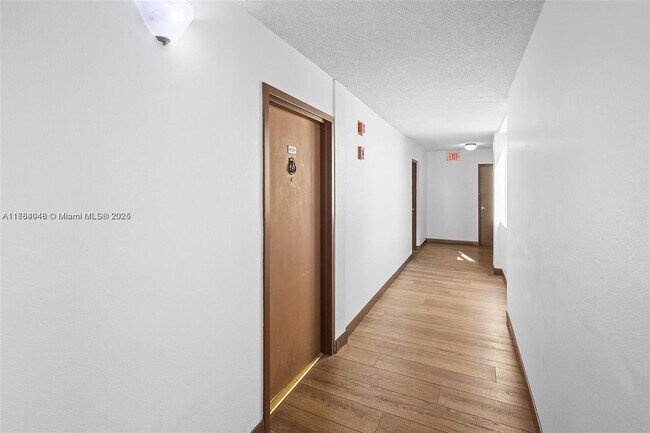 Foto del edificio - 14250 SW 62nd St