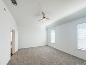 Building Photo - 519 Newcomb Holw Dr