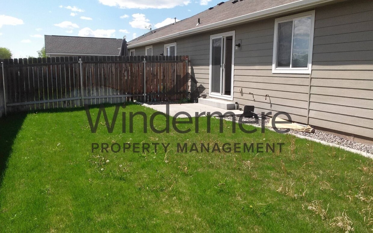 Building Photo - Maria187-1