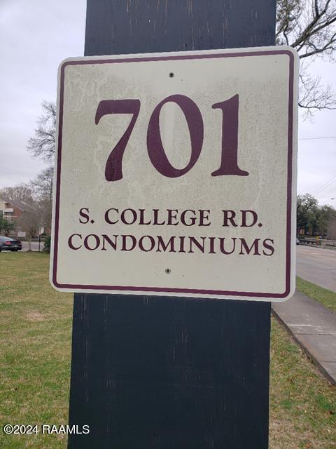 Building Photo - 701 S College Rd