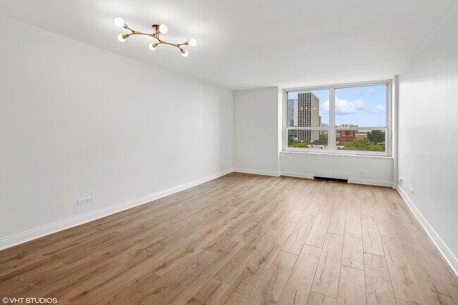 Building Photo - 720 W Gordon Terrace