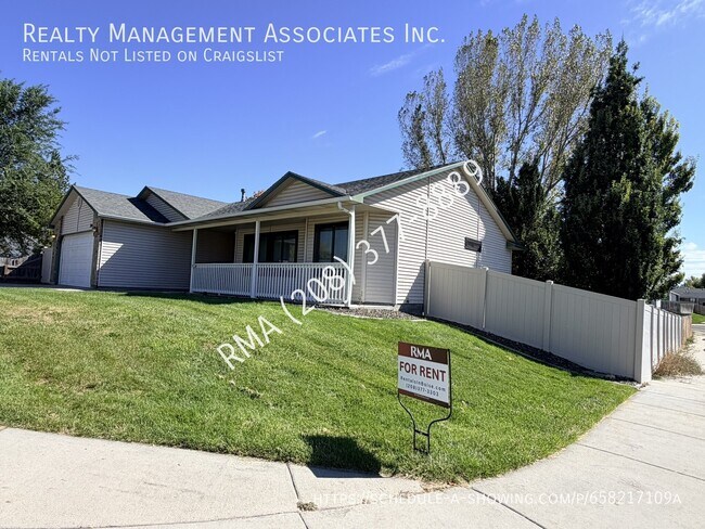Building Photo - 2807 Mink Pl