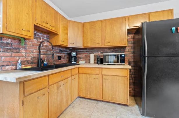 Building Photo - 99 Pleasant St