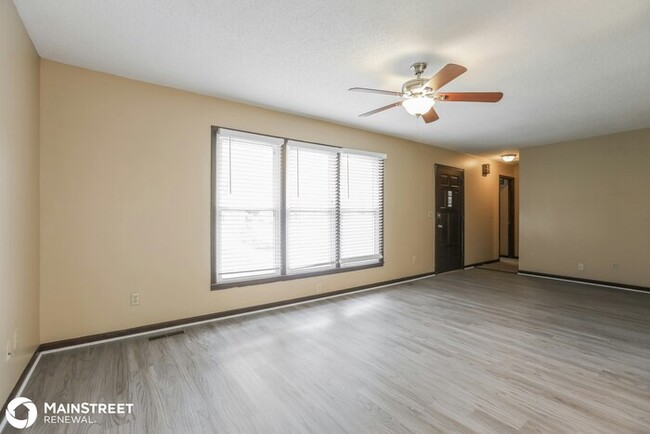 Building Photo - 4952 Halsey St, Shawnee, KS 66216