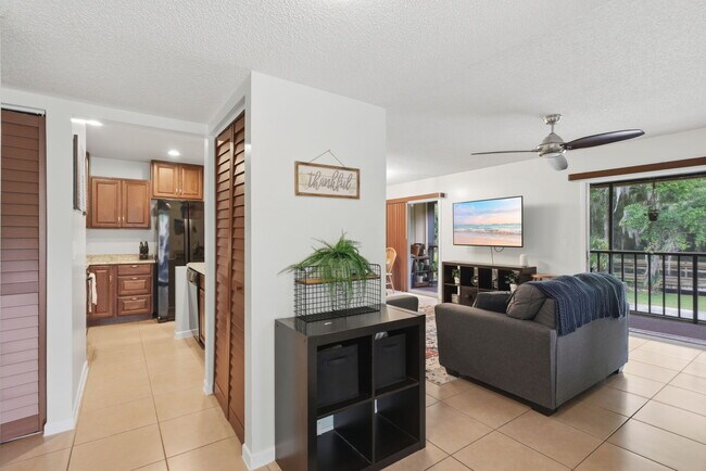 Foto del edificio - 140 Orchid Woods Ct