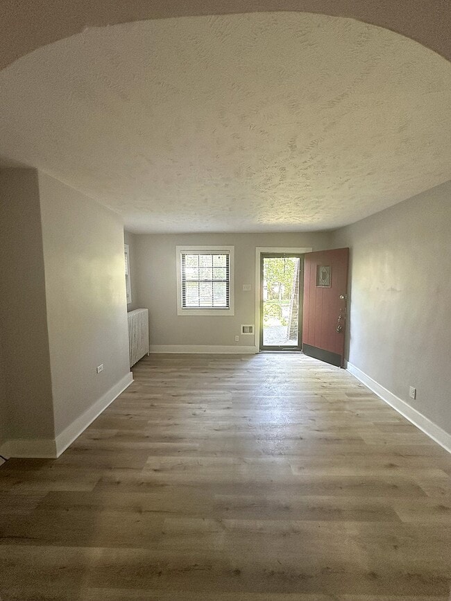Building Photo - 807 S Braddock Ave