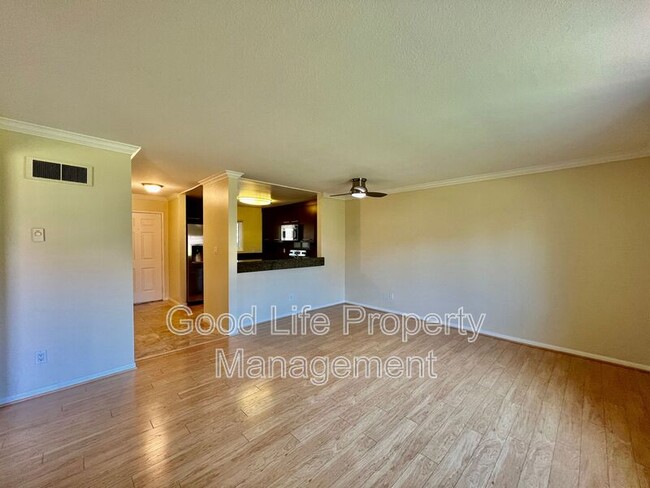 Building Photo - 7445 Charmant Dr