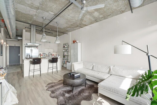 Foto del edificio - 50 E 16th St