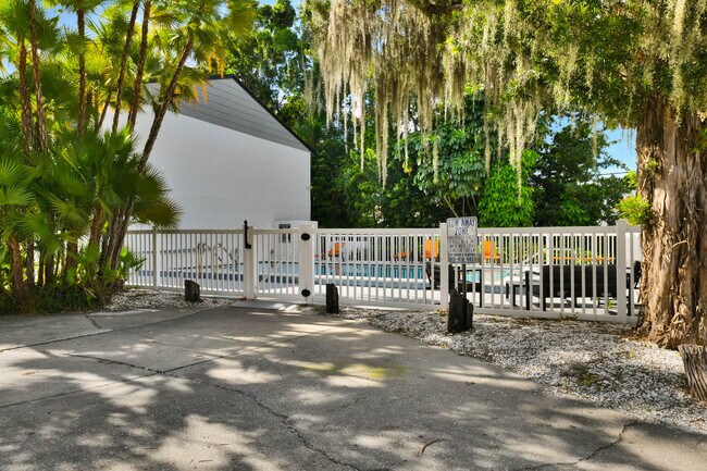 Building Photo - 3109 W Horatio St