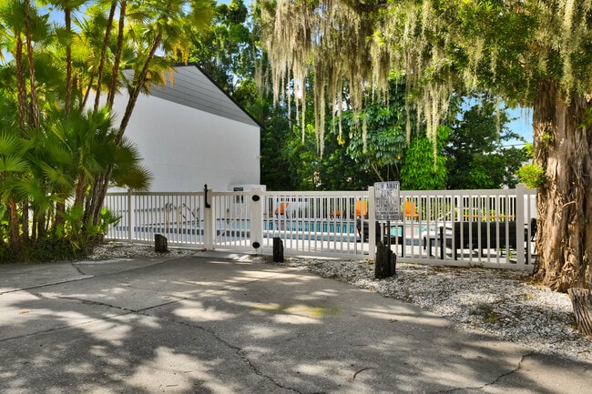 Building Photo - 3109 W Horatio St