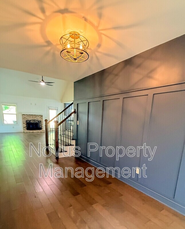 Foto del edificio - 338 Brookstone Dr