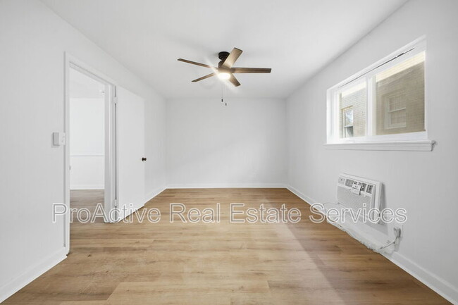 Building Photo - 2065 E Ocean View Ave